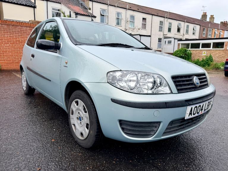 Fiat, PUNTO, Hatchback, 2004, Manual, 1242 (cc), 3 doors