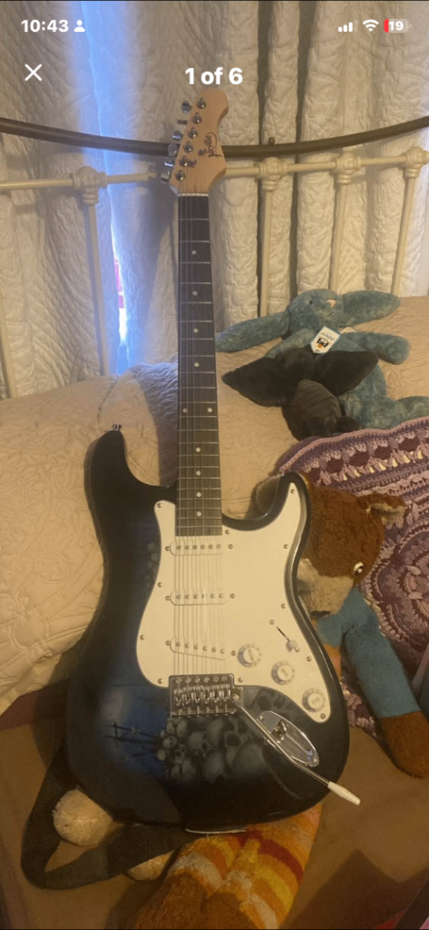 Jaxville reaper electric guitar with amp 2 pedals and all leads