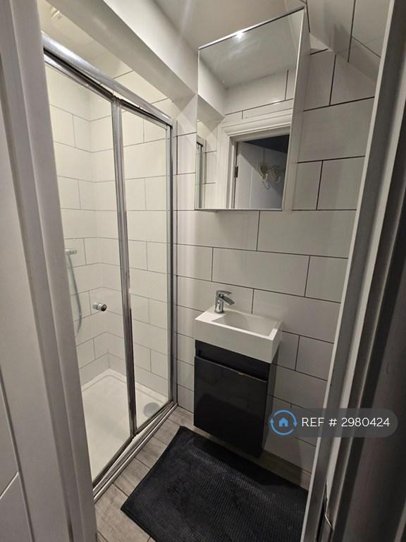 1 bedroom in Walrond Avenue, Wembley, HA9 (#2980424)