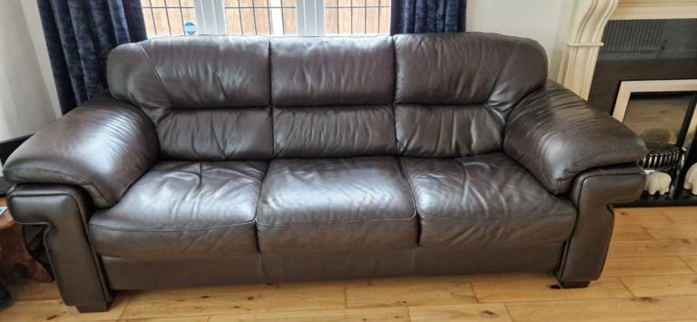 2 Seater & 3 Seater Leather Sofas