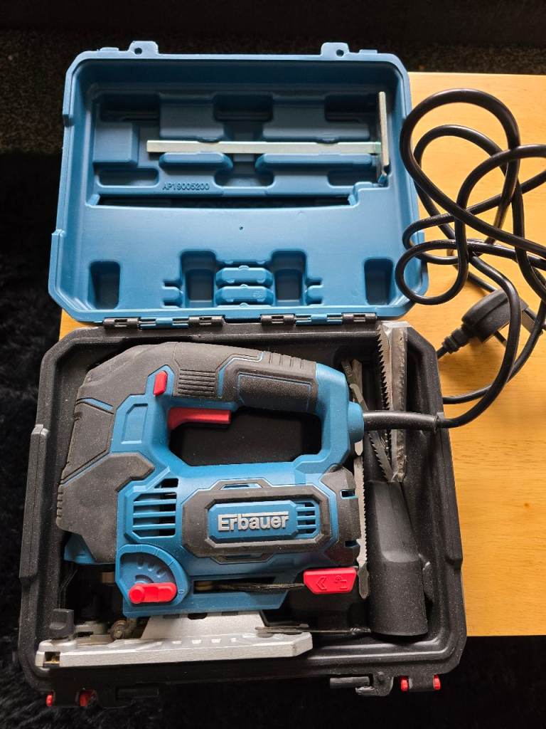 Erbauer Jigsaw in Hard Case – Good Condition