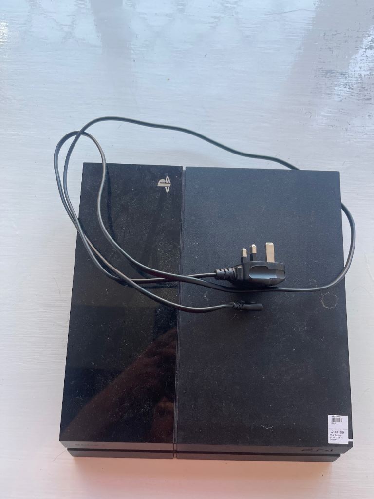 Sony PlayStation 4 Console & Controller – Good Condition