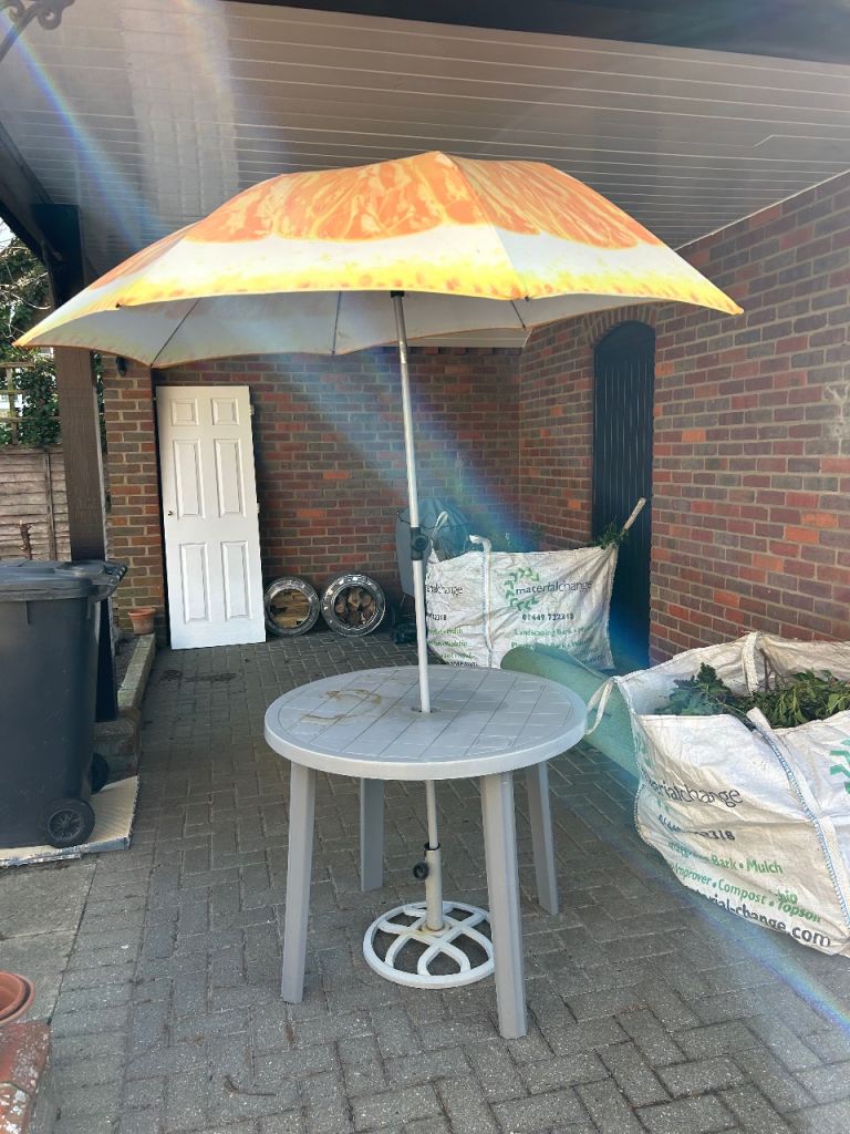 FREE - Table / Metal Stand / Parasol 