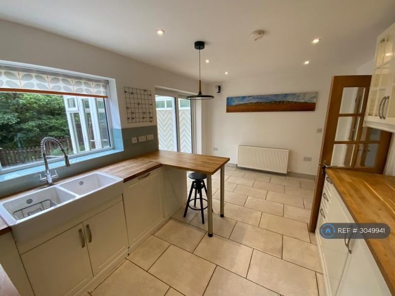 4 bedroom house in Totley Brook Road, Sheffield, S17 (4 bed) (#3049941)