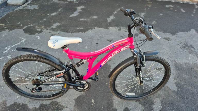 Ignite Sapphire Ladies Mountain Bike and Helmet.