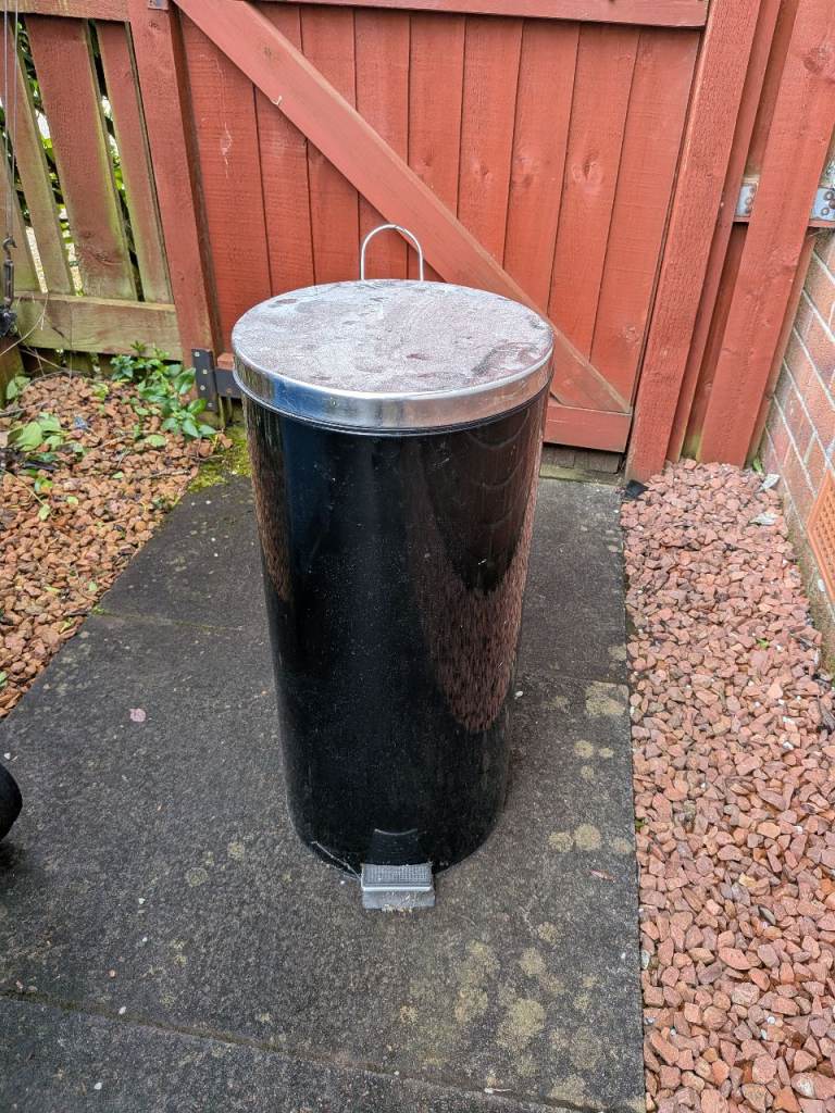 Black Pedal Bin