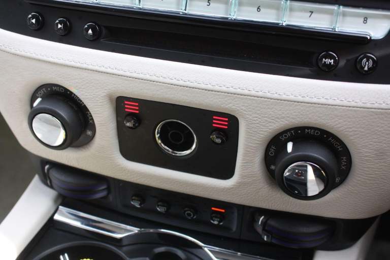 ROLLS-ROYCE GHOST 6.6 V12 2012