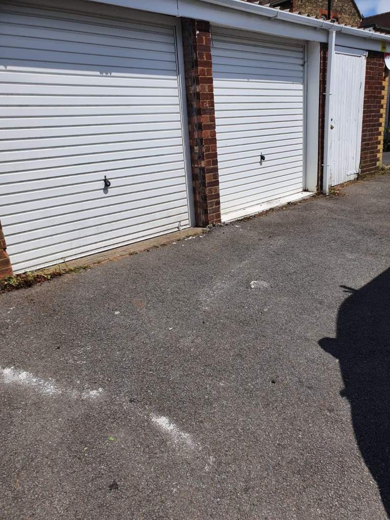 Garage space to rent £165