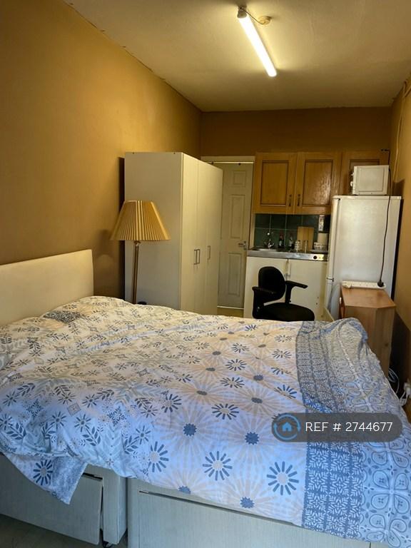 1 bedroom in Great West Road, Isleworth, TW7 (#2744677)