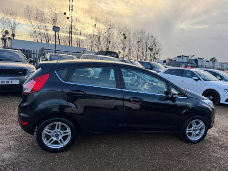 2013 Ford Fiesta 1.6 Zetec 5dr Powershift HATCHBACK PETROL Automatic