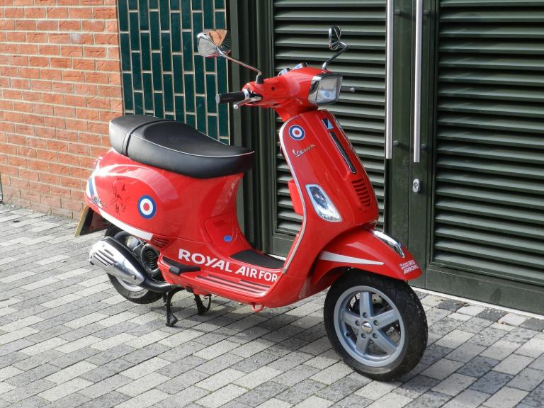 Piaggio Vespa S 125 Red Arrows Special Edition