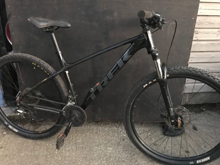 Trek Marlin 5 mens hardtail 29er mountain Bike – Black, Good Condition (with upgraded gears ,. UCB 