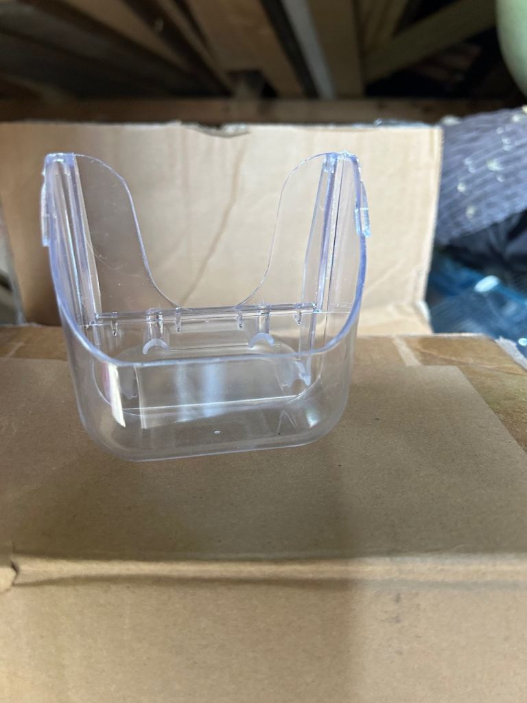 Hook on cage feeders 