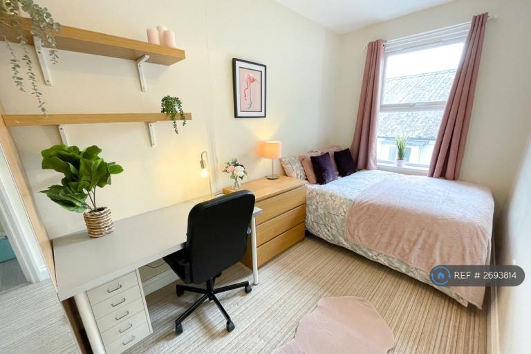 6 bedroom house in Cambridge Road, Southampton, SO14 (6 bed) (#2693814)