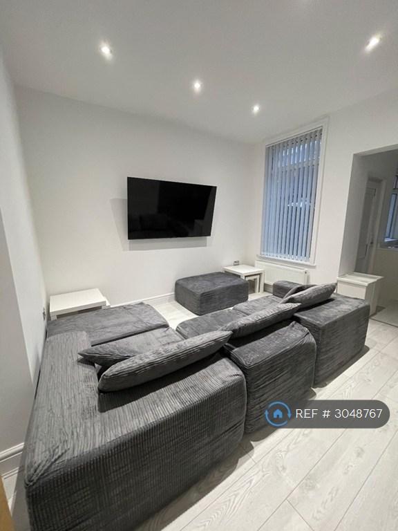 5 bedroom house in Westdown Road, London, E15 (5 bed) (#3048767)