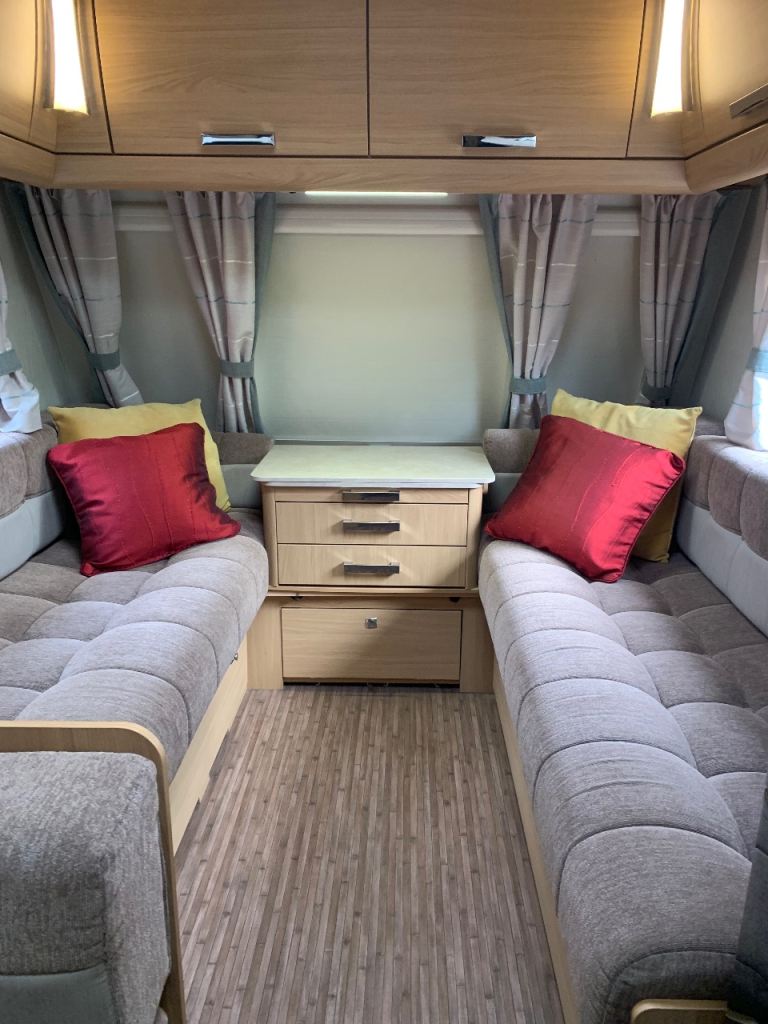 2013 Elddis Avante 576 , 6 berth with Motor Mover and New Awning 