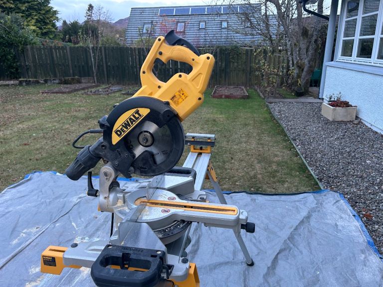Dewalt mitre saw