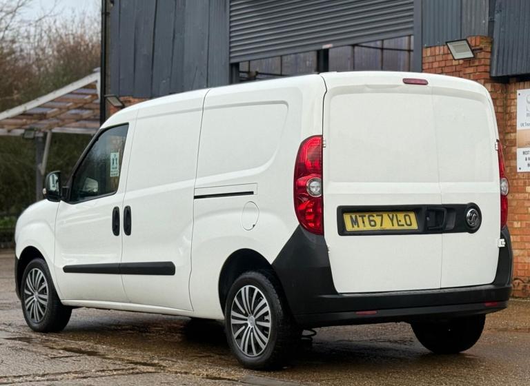2017 Vauxhall Combo 1.3 CDTi 2300 16v FWD L2 H1 3dr Diesel