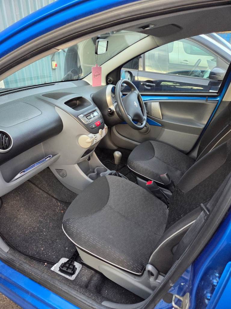 Peugeot, 107, Hatchback, 2011, Manual, 998 (cc), 5 doors