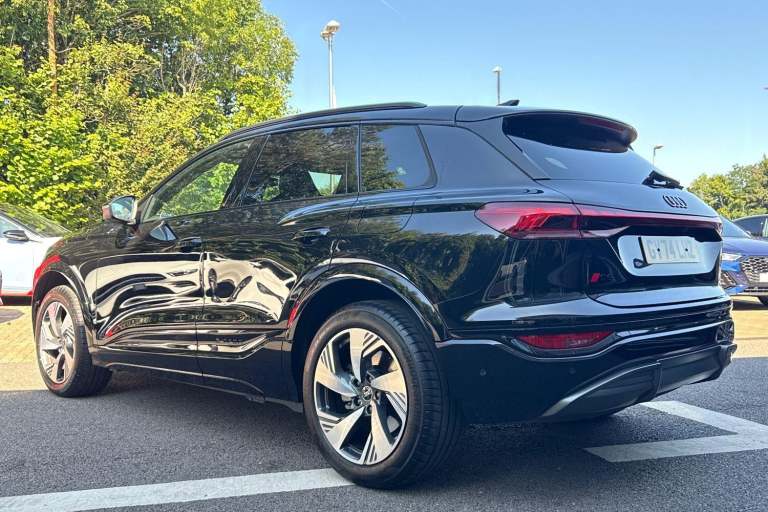 2024 Audi Q6 e-tron 100kWh S line SUV 5dr Electric Auto quattro (388 ps) ESTATE Electric Automatic