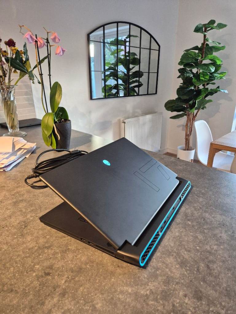 Alienware M17 R5, 3.20GHz, AMD Ryzen 7,  3070Ti, 1TB, Win 11 + FAST UK🇬🇧 POST!