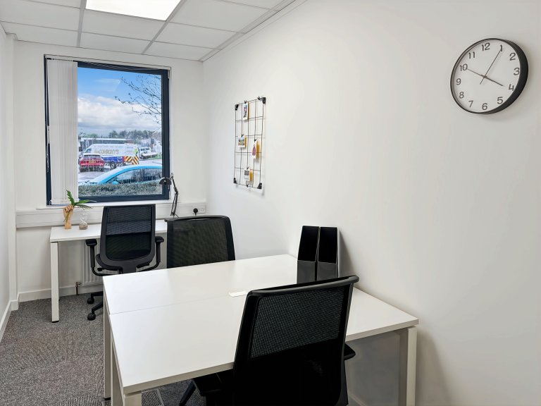 Broxburn - EH525AU \ Serviced Office with 4 Desks