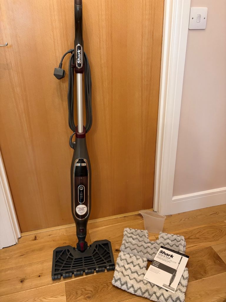 Shark klik n’ flip smartronic deluxe steam mop