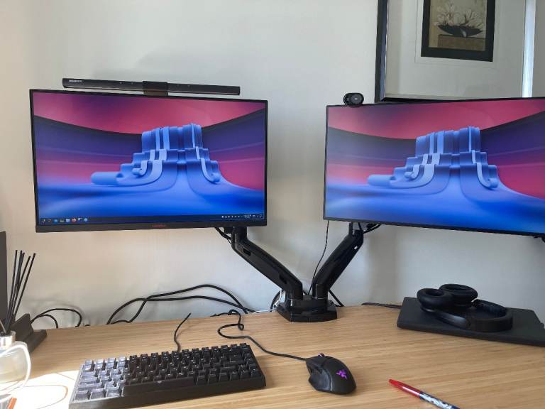 Dual 24" Monitor Setup – Dell U2422H + KOORUI 165Hz + HUANUO Dual Monitor Arm. As good as new