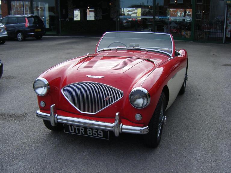1958 Austin 100 RED/CREAM  Petrol Manual
