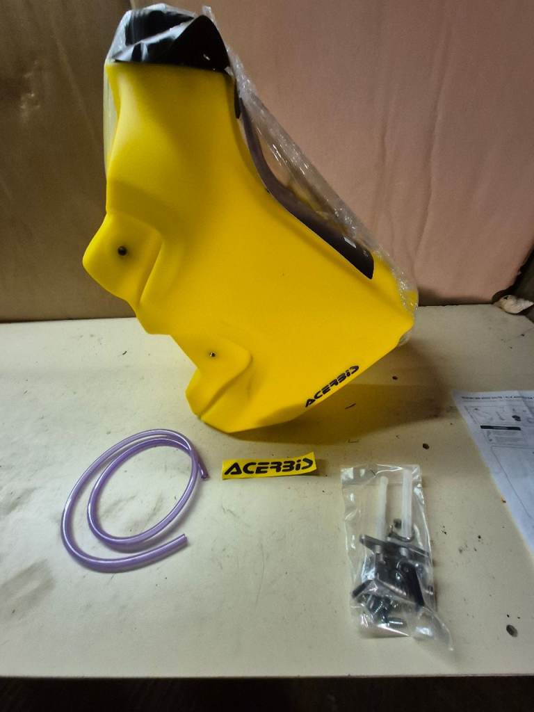 Drz400 fuel tank and radiators brand new 