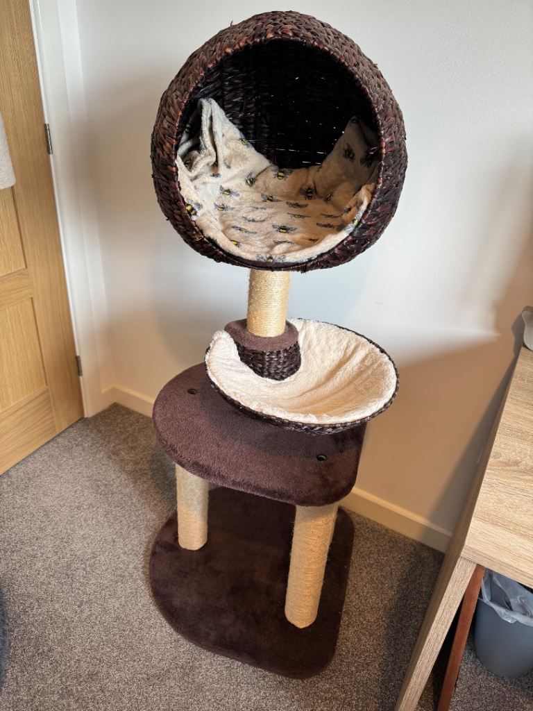 Cat Hideaway Tower/Tree