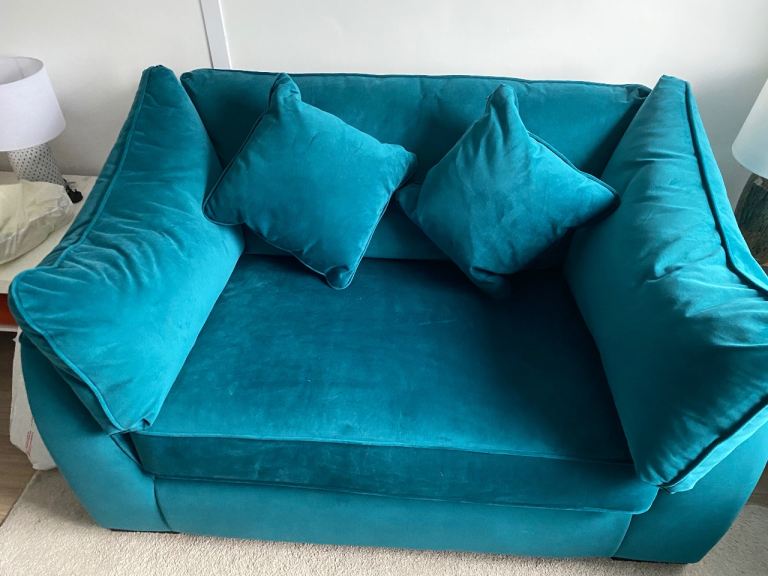 Stunning cuddle chair
