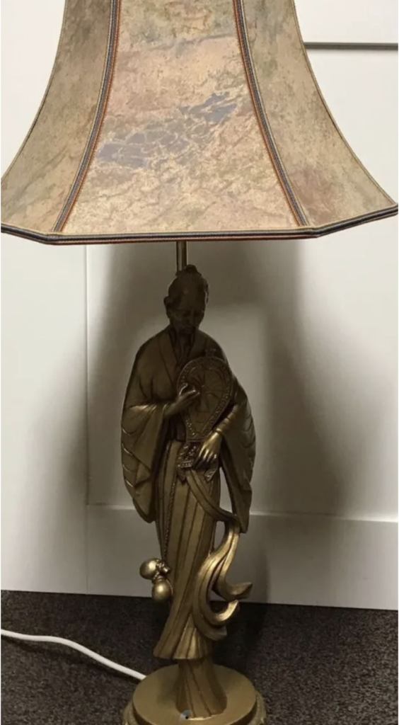 VINTAGE TALL ORIENTAL JAPANESE CHINESE GOLD FIGURINE TABLE LAMP SHADE