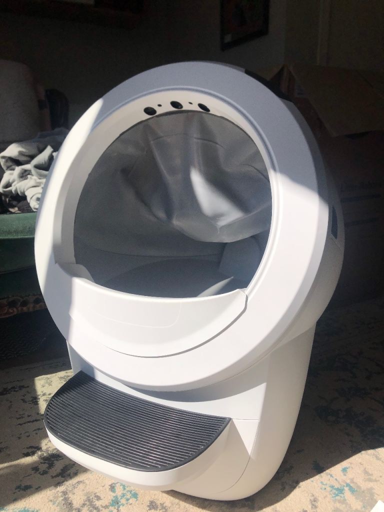 Almost new Cat Litter Robot 4 - Whisker 