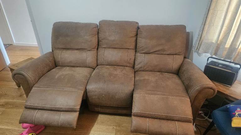 3 seater recliner sofa