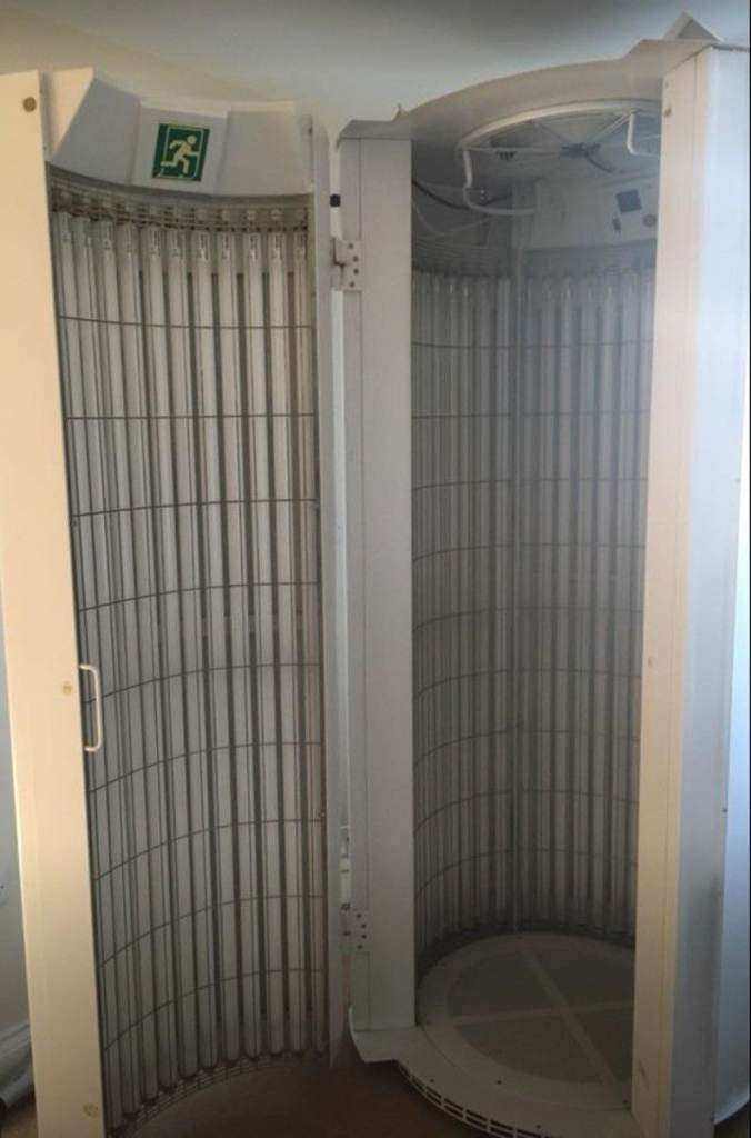 Tansun VT2000 Commercial Sunbed Worth £3000