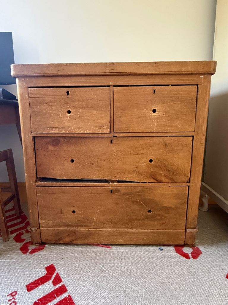 Vintage Wooden Chest of Drawers with 04 Drawers
