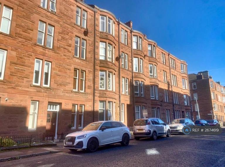 1 bedroom flat in Budhill Avenue, Glasgow, G32 (1 bed) (#2674619)