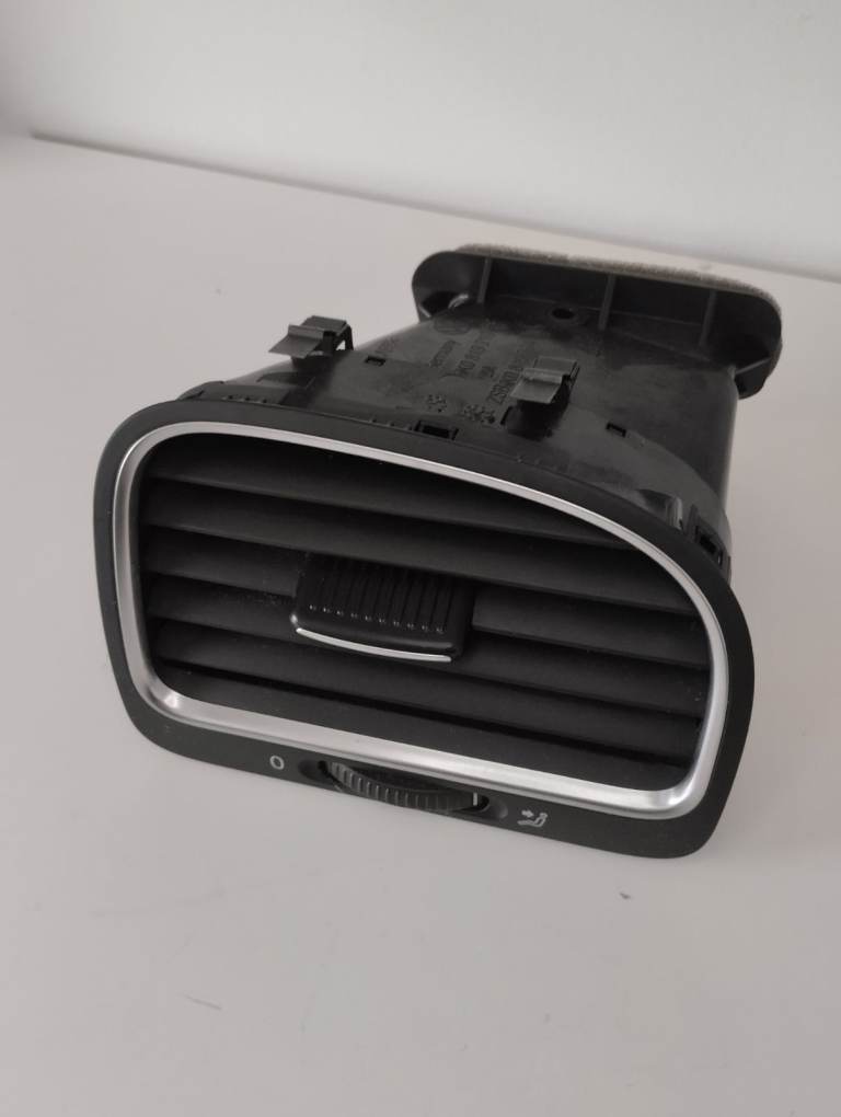 09-12 VOLKSWAGEN GOLF MK6 OS RIGHT FRONT DASHBOARD AIR VENT GRILL 5K0819710D