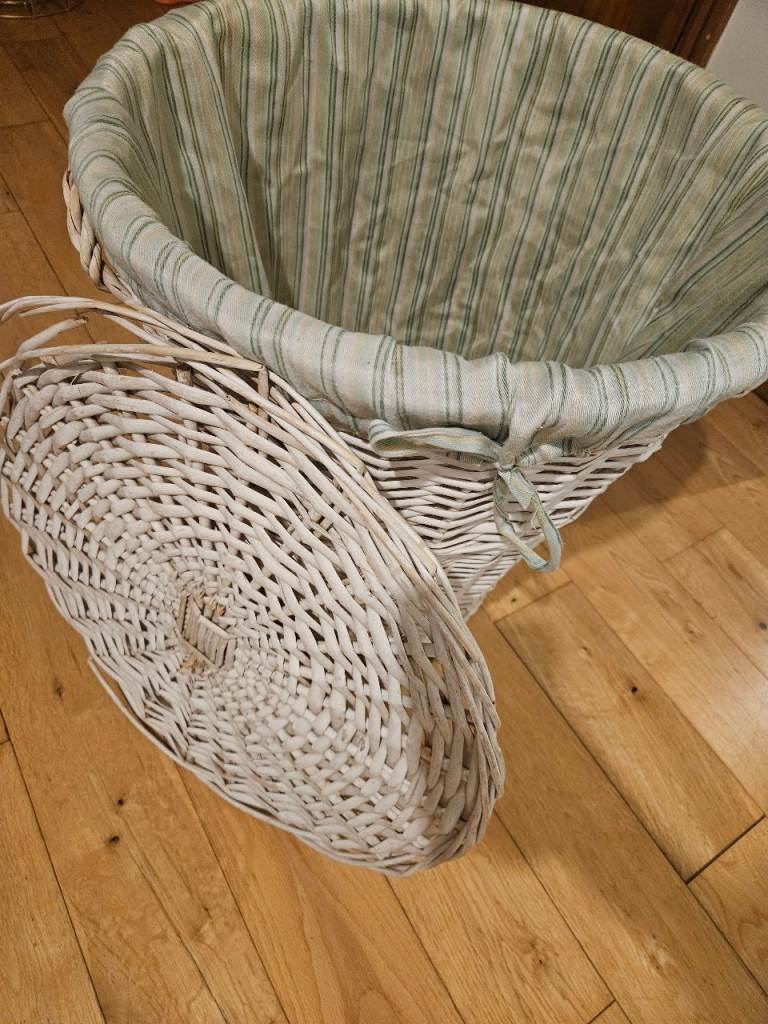 White wicker laundry basket
