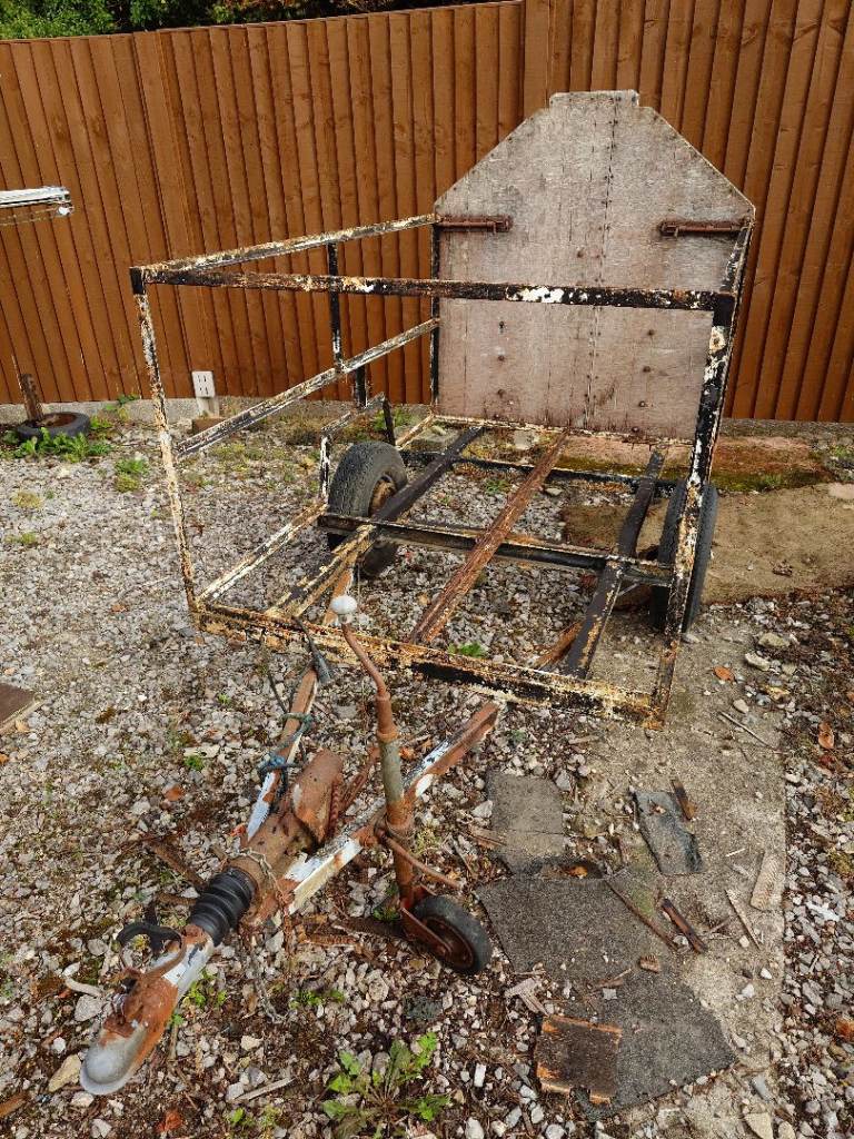 Trailer chassis and frame 6ft x 4ft, needs refurbishing
