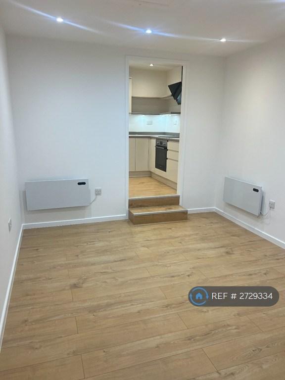 1 bedroom flat in Wey River House, Alton, GU34 (1 bed) (#2729334)