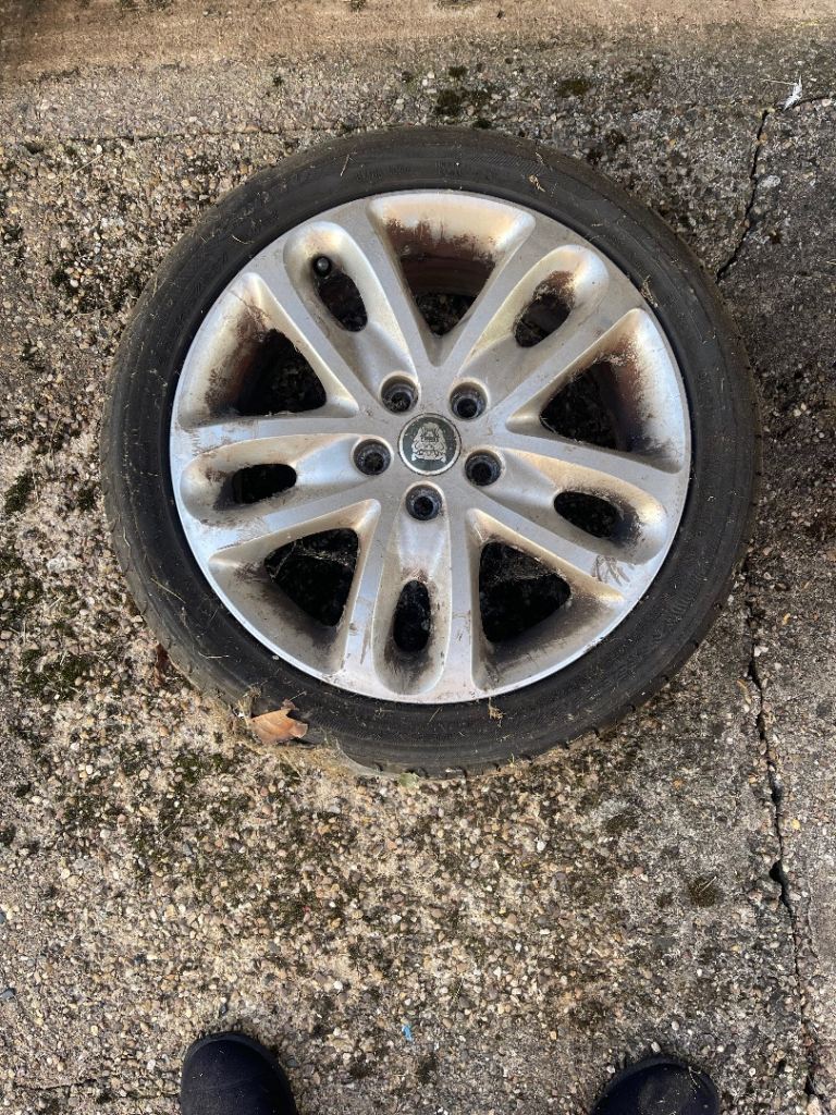 Alloy wheel for jaguar x 