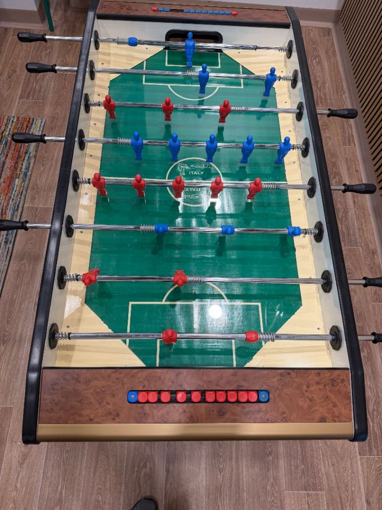Full-size Foosball Table – Great Condition, Classic Design