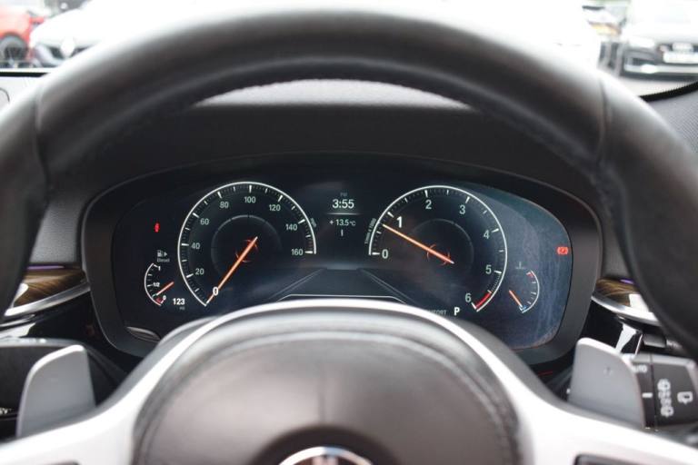 2018 Y BMW 5 SERIES 3.0 530D M SPORT TOURING 5DR DIESEL AUTO EURO 6 (S/S) (265 P