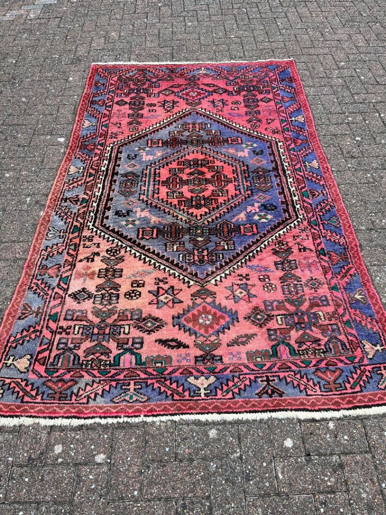 Large Pale Red Persian Rug with Central Medallion, 213 x 121 cm