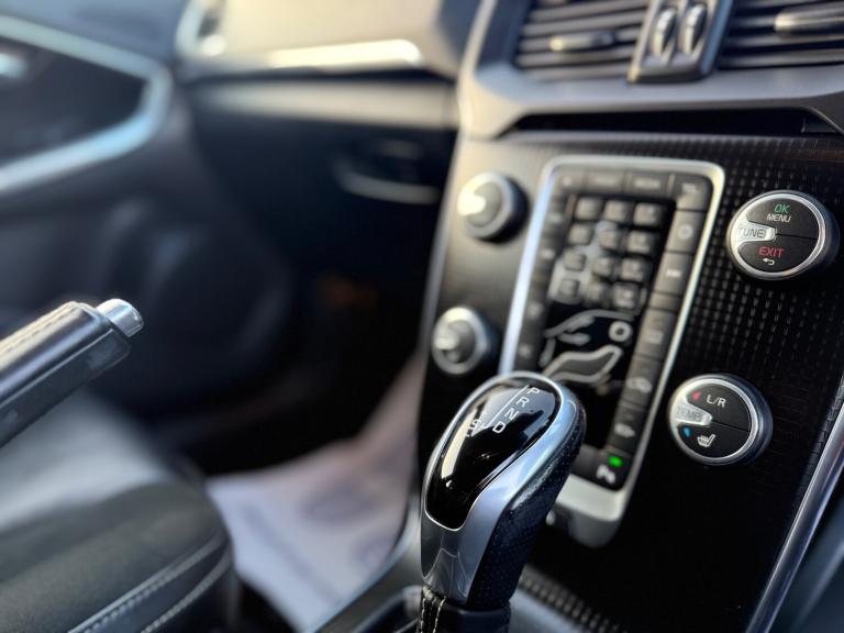 2016 Volvo V40 T2 [122] R DESIGN 5dr Geartronic HATCHBACK Petrol Automatic