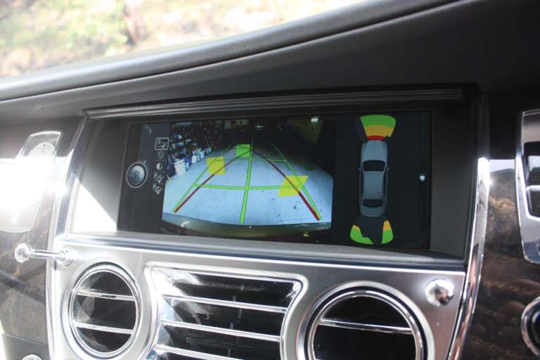 ROLLS-ROYCE GHOST 6.6 V12 2012