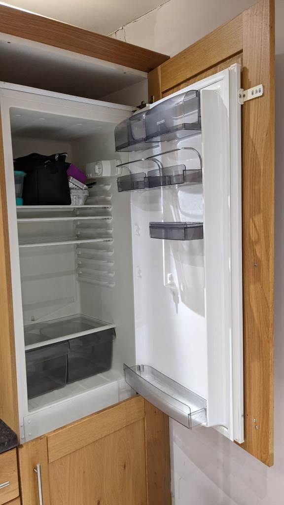Integrated Fridge Freezer Perfect for Garage Workshop Fitted Built In