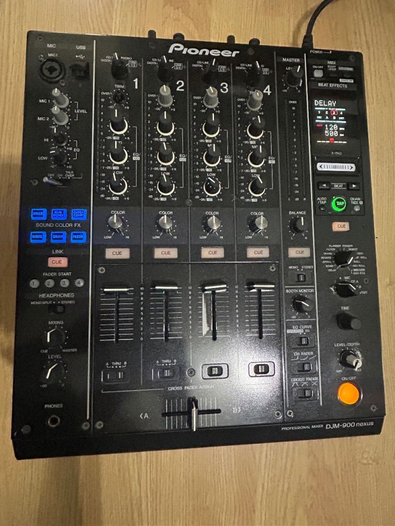 PIONEER- DJM 900 NEXUS MIXER 